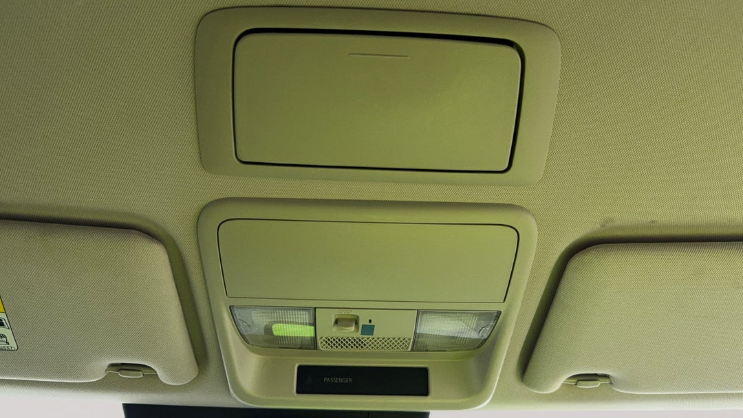 On-Roof Controls/Sunglass holder