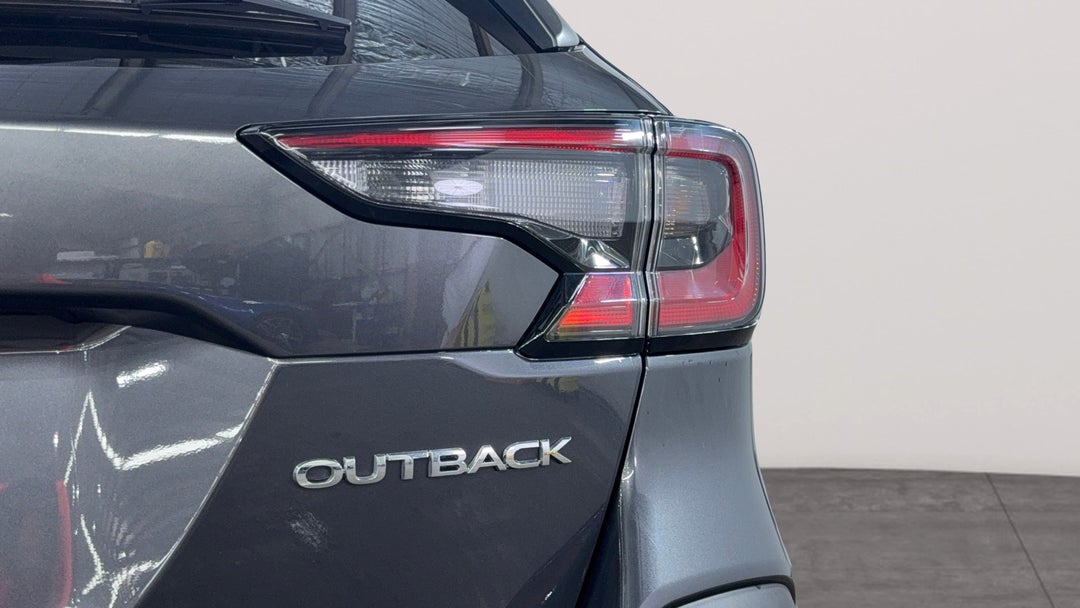 2022 Subaru Outback Awd Touring, Automatic, 11488 km, Badge (Boot Right Side)