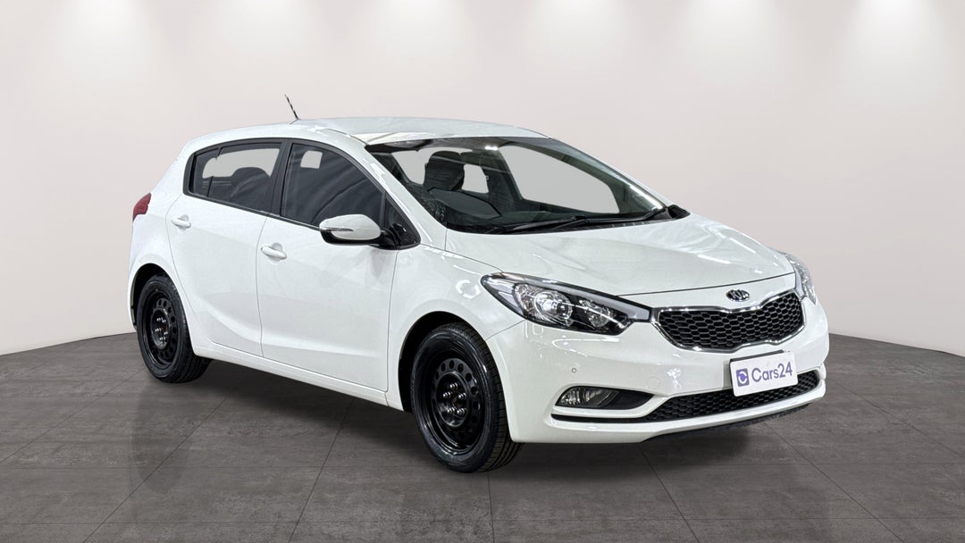 2015 Kia Cerato S, Automatic, 39578 km, Right Front Diagonal (45- Degree) View