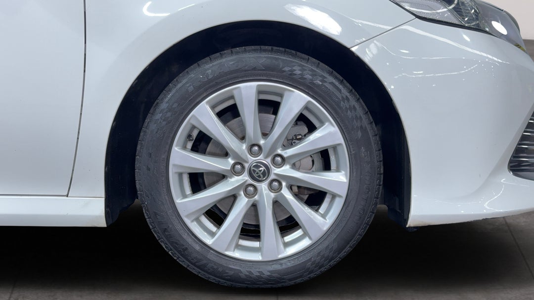 2019 Toyota Camry Ascent Hybrid, Automatic, 141793 km, Right Front Wheel