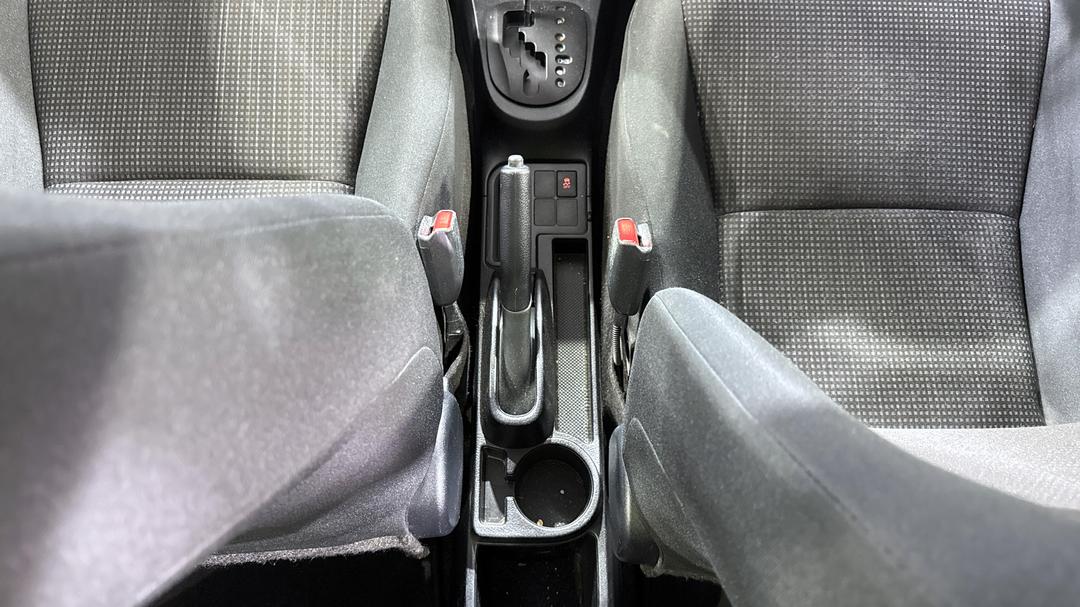 2018 Toyota Yaris Ascent, Automatic, 173441 km, Center Console