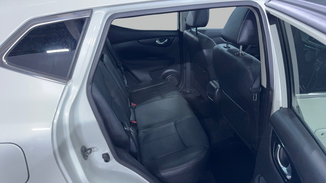 2016 Nissan Qashqai Ti, Automatic, 114532 km, Right Side Rear Door Cabin View
