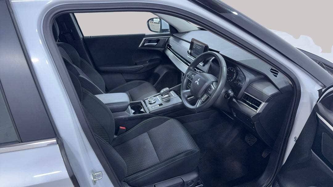 2024 Mitsubishi Outlander Es 5 Seat (2WD), Automatic, 49901 km, Right Side Front Door Cabin View