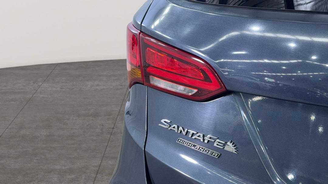 2015 Hyundai Santa Fe Highlander Crdi (4x4), Automatic, 142786 km, Badge (Boot Left Side)