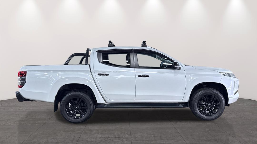 2022 Mitsubishi Triton Gsr (4x4), Automatic, 58439 km, Right Side View