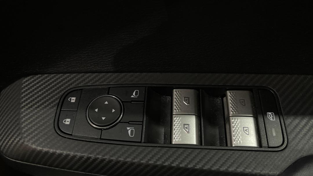 2024 Mitsubishi Outlander Es 7 Seat (2WD), Automatic, 57624 km, Drivers Side Door Panel Controls