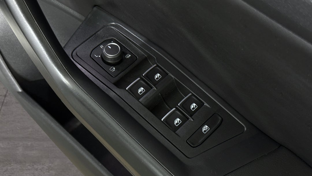 2021 Volkswagen T-roc 140tsi Sport, Automatic, 84710 km, Drivers Side Door Panel Controls