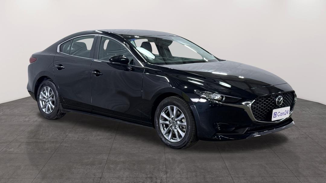 2025 Mazda 3 G20 Pure, Automatic, 9115 km, Right Front Diagonal (45- Degree) View