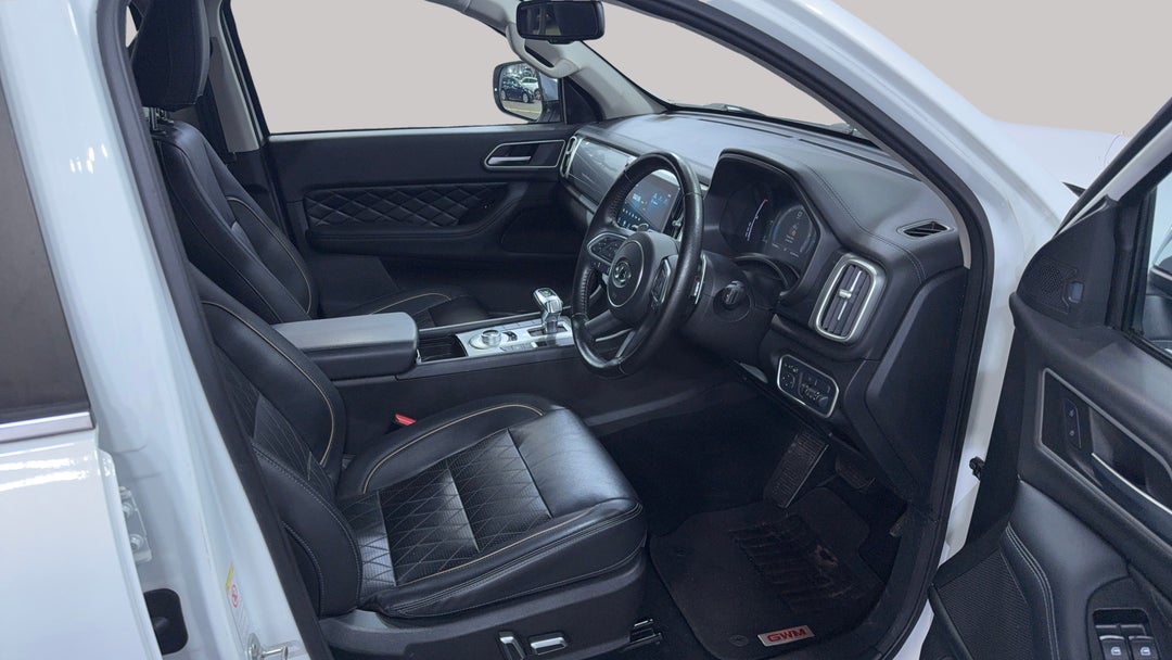 2021 GWM Ute Cannon-X (4x4), Automatic, 72365 km, Right Side Front Door Cabin View