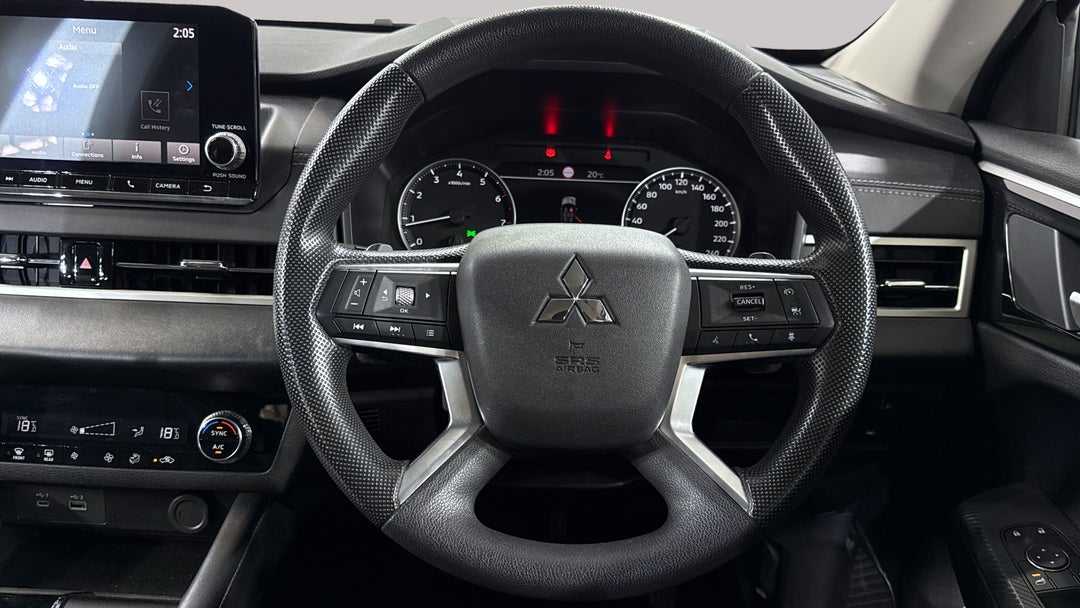 2024 Mitsubishi Outlander Es 7 Seat (2WD), Automatic, 51292 km, Steering Wheel Close-up