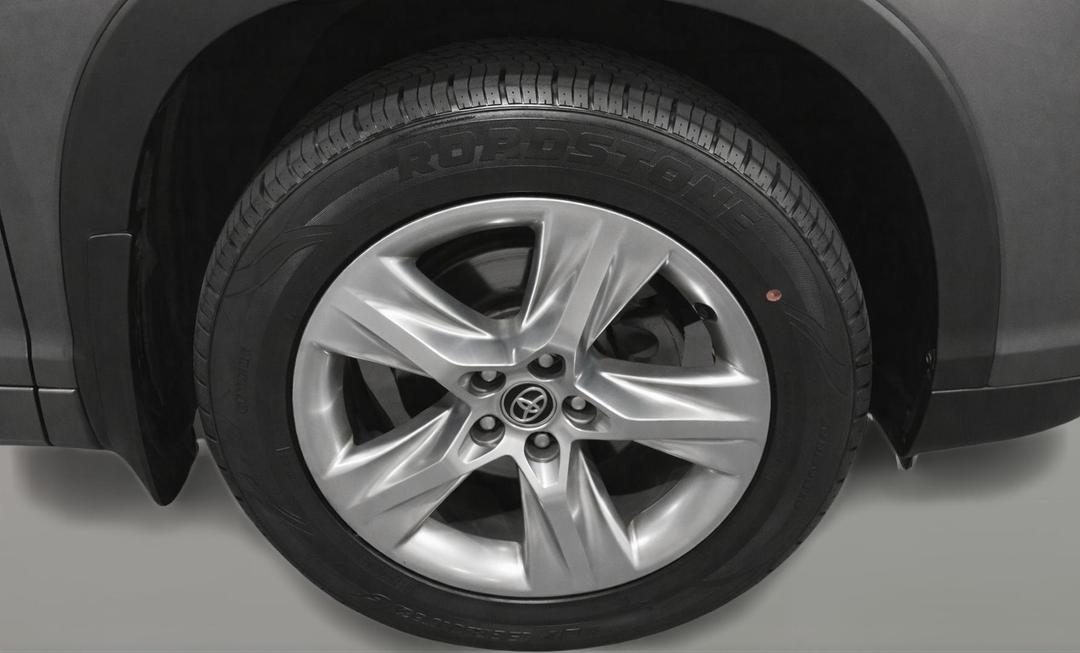 2016 Toyota Kluger Grande (4x4), Automatic, 104656 km, Right Front Wheel