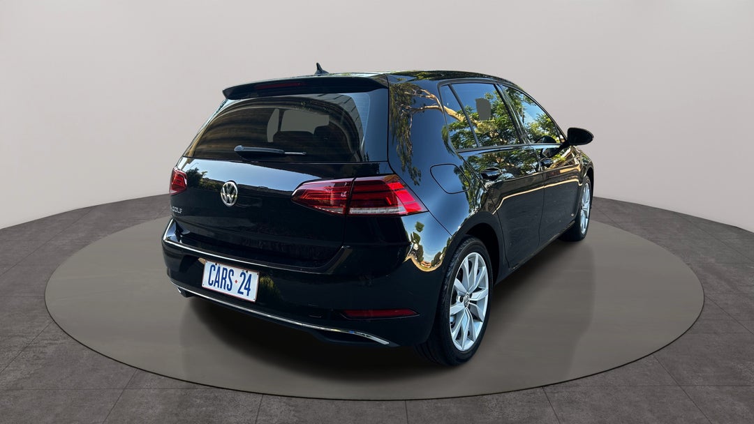 Right Back Diagonal (45- Degree) View