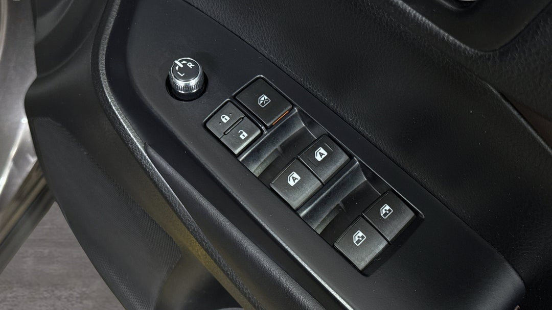 2018 Toyota Kluger Gxl (4x4), Automatic, 92363 km, Drivers Side Door Panel Controls