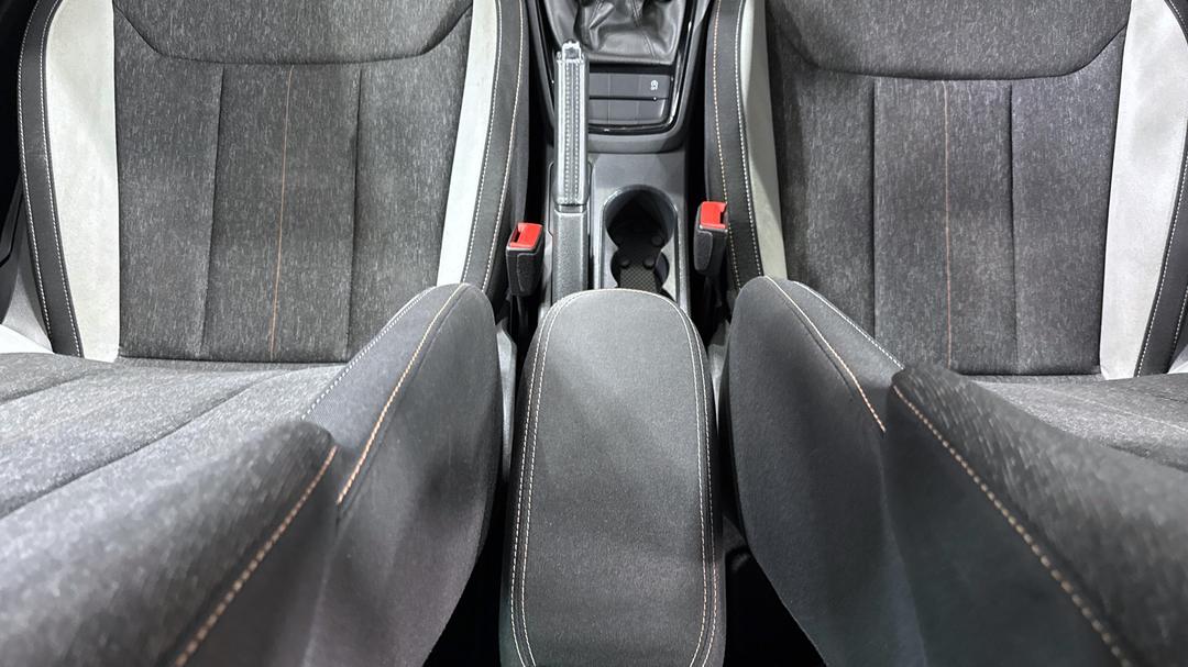 2022 SKODA Kamiq Style 85tsi, Automatic, 22817 km, Center Console