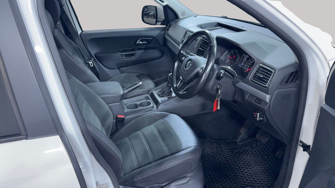 2021 Volkswagen Amarok Tdi580 Highline 4motion, Automatic, 107788 km, Right Side Front Door Cabin View