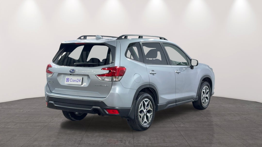 Right Back Diagonal (45- Degree) View