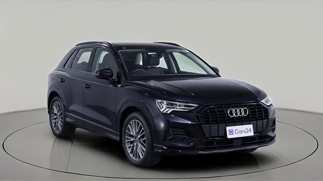 2022 Audi Q3 35 Tfsi, Automatic, 13655 km, Right Front Diagonal (45- Degree) View