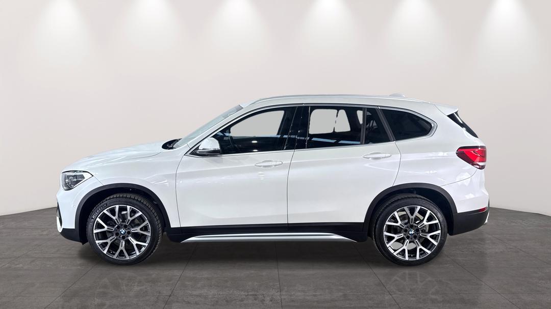 2021 BMW X1 sDrive 18i, Automatic, 28239 km, Left Side View