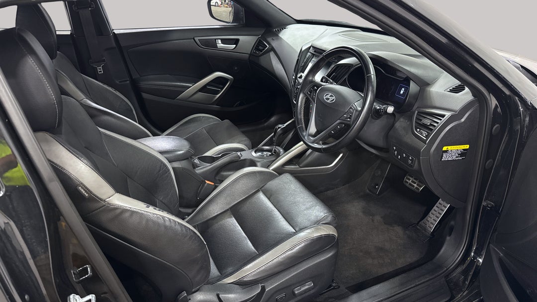 2015 Hyundai Veloster Sr Turbo, Automatic, 83696 km, Right Side Front Door Cabin View
