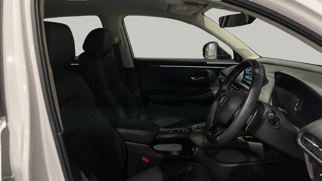 2023 Honda Zr-v E:hev Lx, Automatic, 27406 km, Right Side Front Door Cabin View