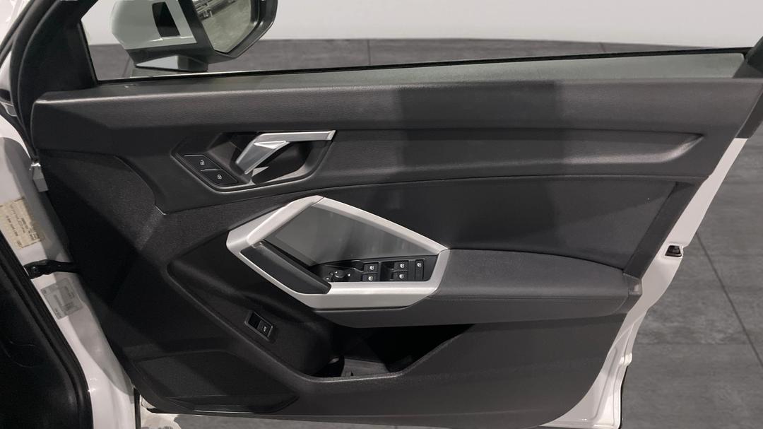 2021 Audi Q3 35 Tfsi, Automatic, 44475 km, Speaker View