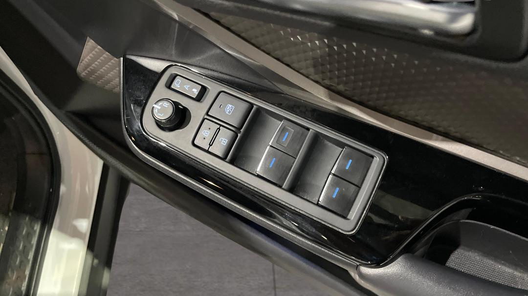 2023 Toyota C-HR Koba (2WD) Hybrid, Automatic, 62625 km, Drivers Side Door Panel Controls