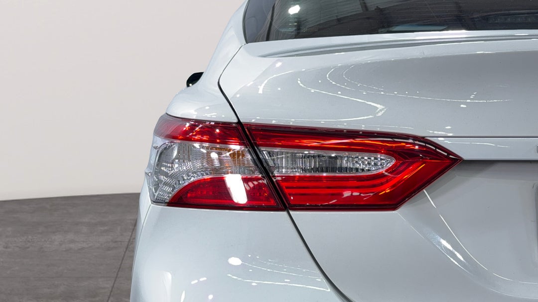 2019 Toyota Camry Ascent Hybrid, Automatic, 141793 km, Badge (Boot Left Side)