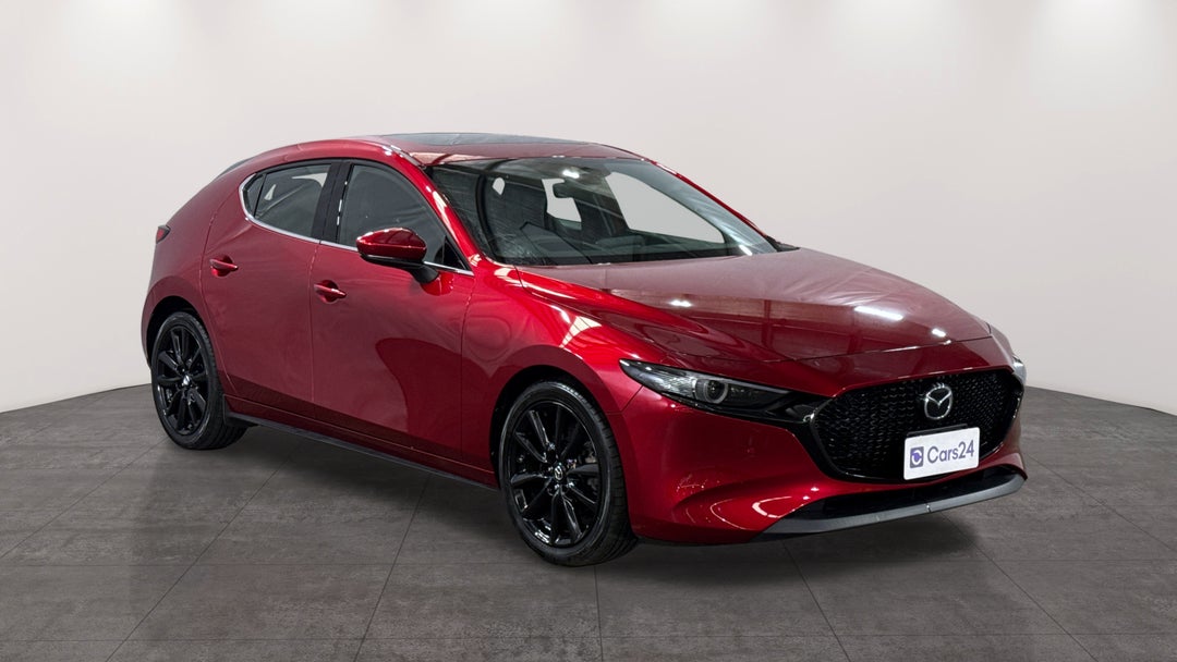 2022 Mazda Mazda3 G25 Astina, Automatic, 19978 km, Right Front Diagonal (45- Degree) View