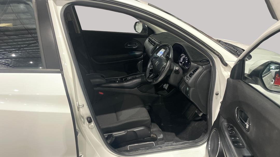 2017 Honda HR-V Vti-s, Automatic, 131546 km, Right Side Front Door Cabin View