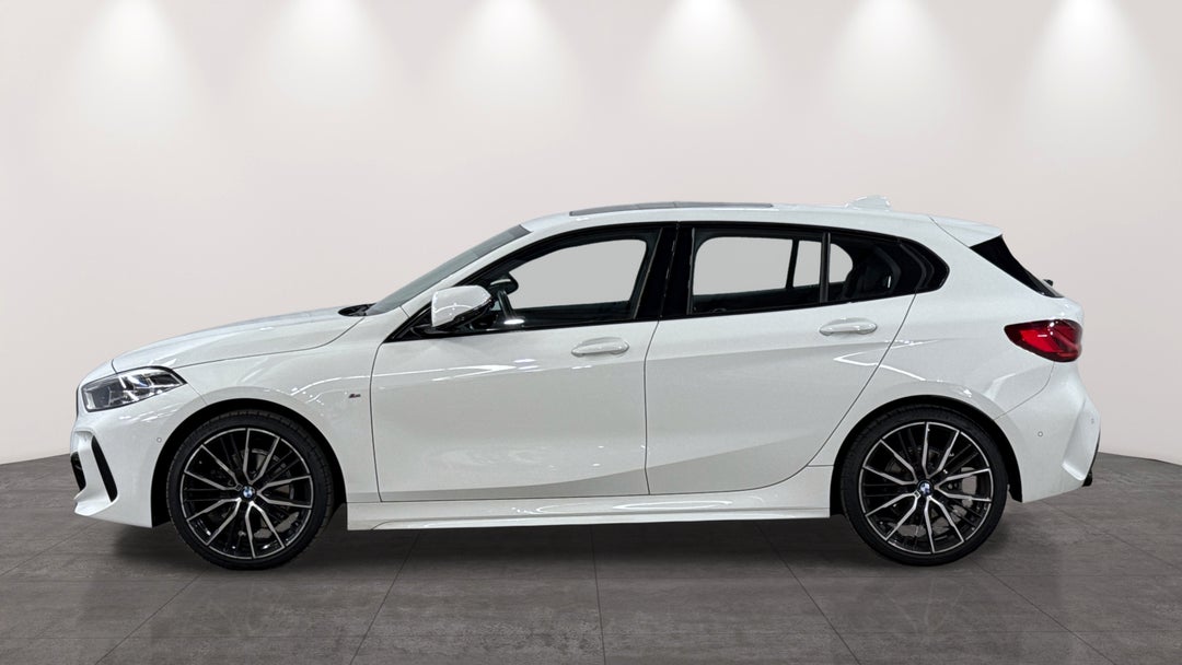 2023 BMW 1 18i M Sport, Automatic, 22449 km, Left Side View