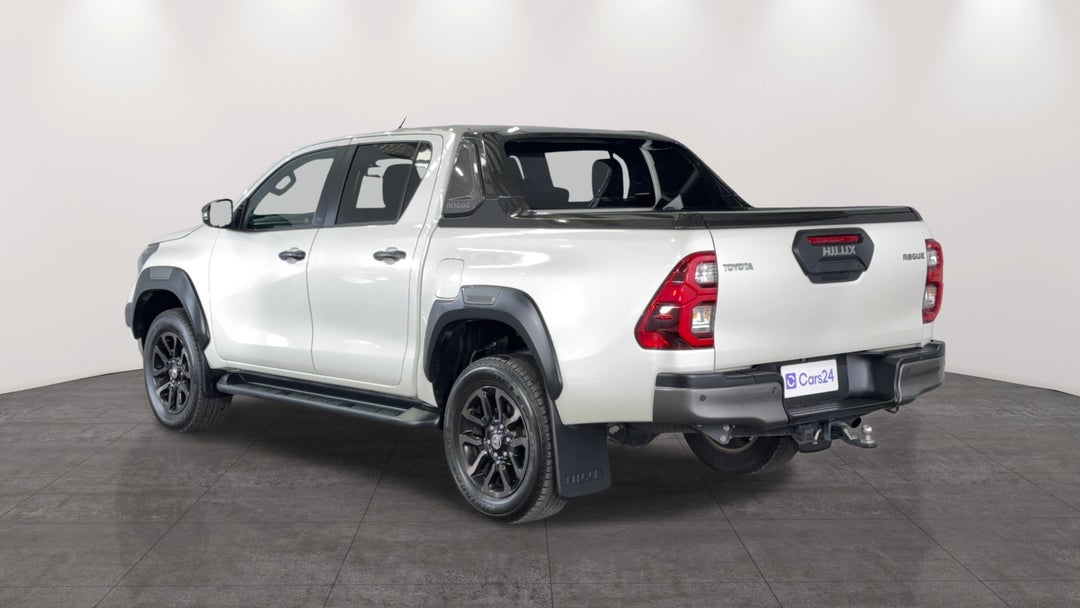 Left Back Diagonal (45- Degree) View