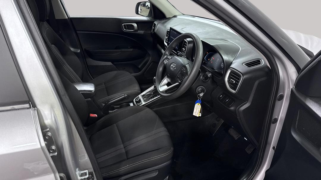 2025 Hyundai Venue Venue, Automatic, 23221 km, Right Side Front Door Cabin View