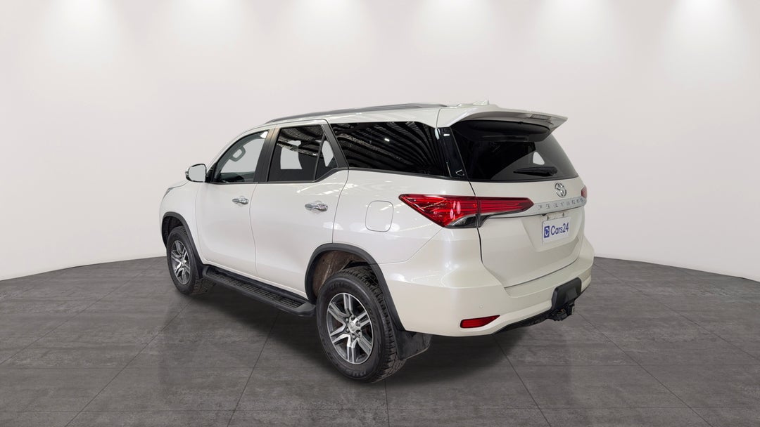 Left Back Diagonal (45- Degree) View