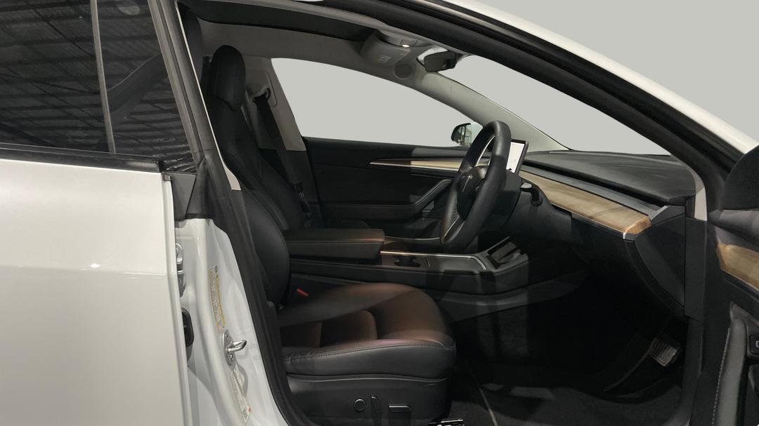 2021 Tesla Model 3 Standard Range Plus RWD, Automatic, 47747 km, Right Side Front Door Cabin View