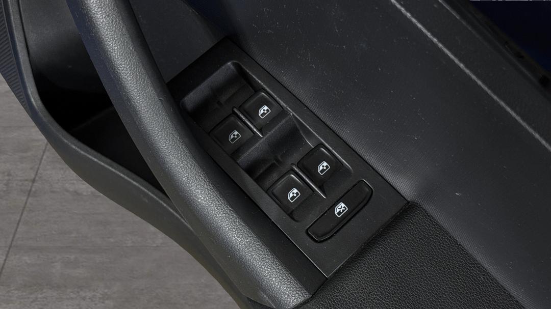 2018 SKODA Rapid Spaceback 92 Tsi, Automatic, 52040 km, Drivers Side Door Panel Controls