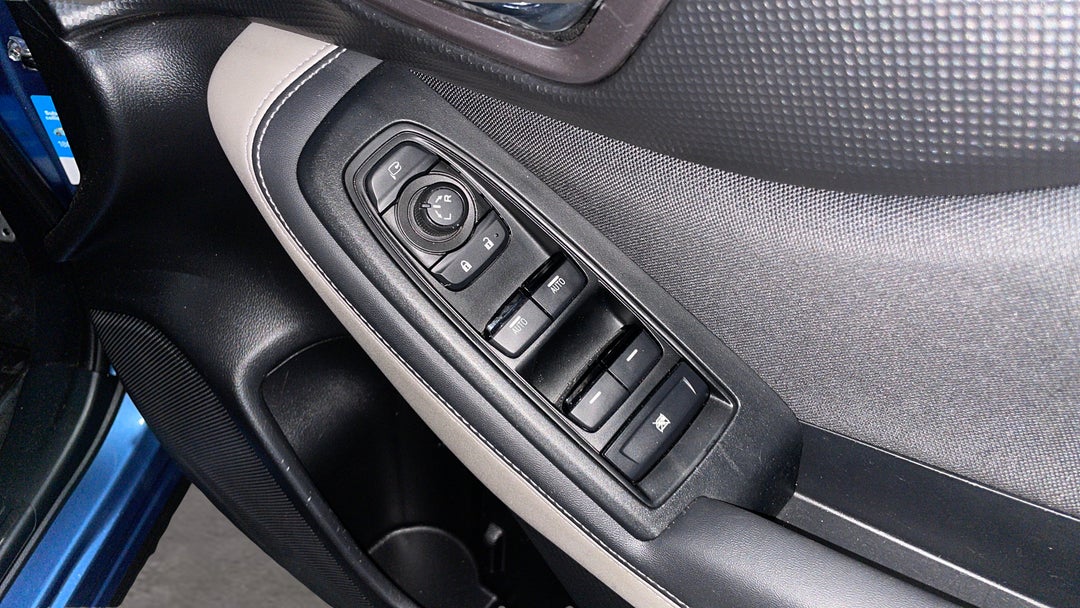 2022 Subaru Forester 2.5i Premium (AWD), Automatic, 33906 km, Drivers Side Door Panel Controls