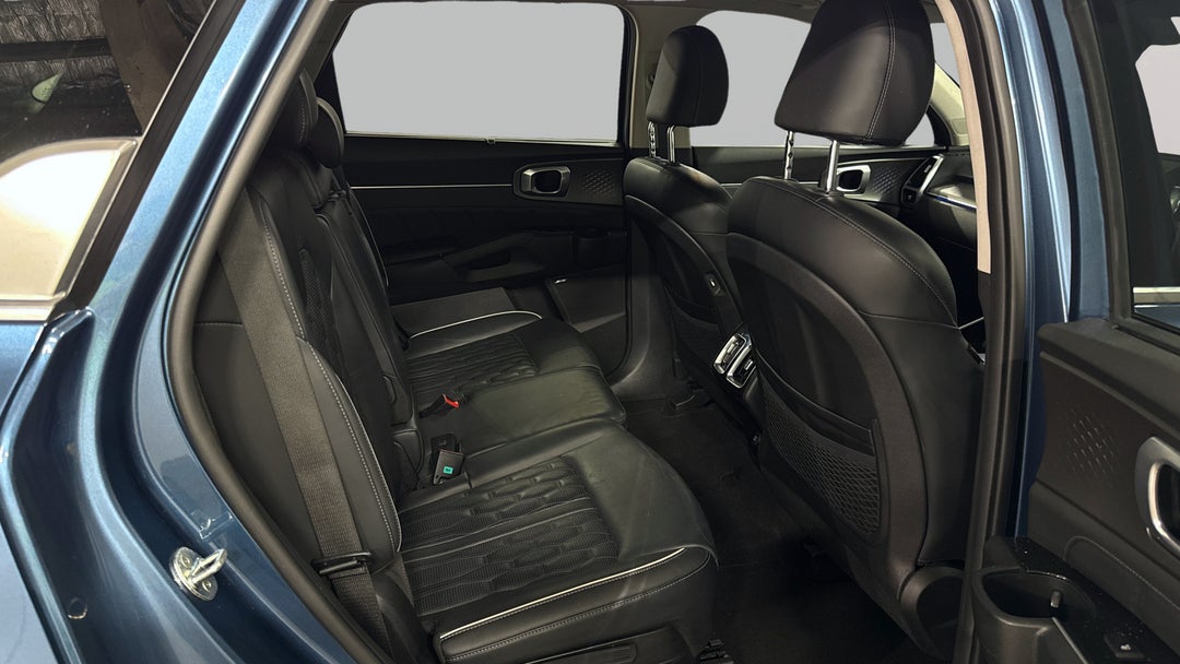 2022 Kia Sorento Gt-line 7 Seat, Automatic, 47164 km, Right Side Rear Door Cabin View