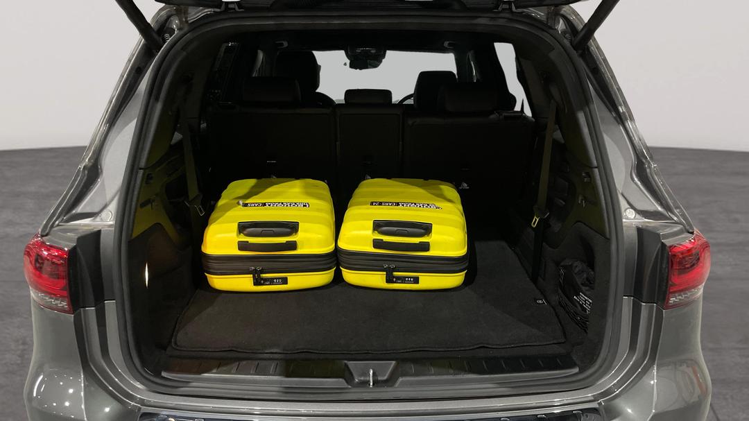 2021 Mercedes-benz Glb 250 4matic, Automatic, 56562 km, Boot Inside View with Luggage