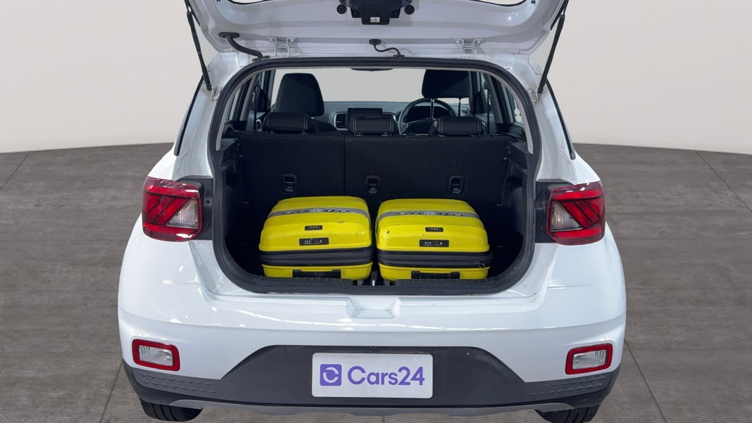2023 Hyundai Venue Venue, Automatic, 57413 km, Boot Inside View with Luggage