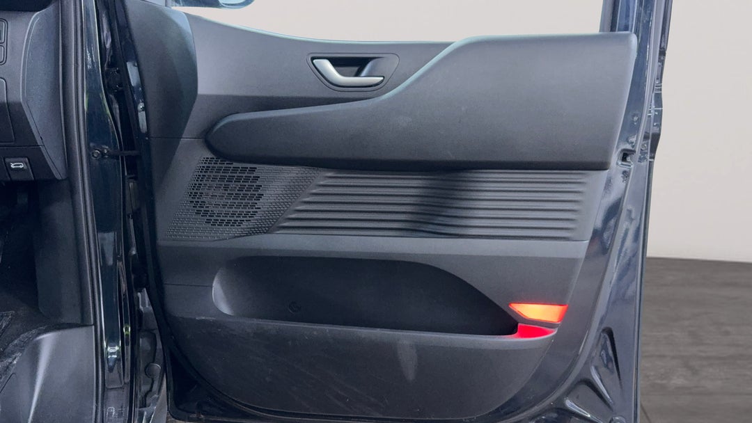 2021 Hyundai Staria Staria, Automatic, 88061 km, Speaker View