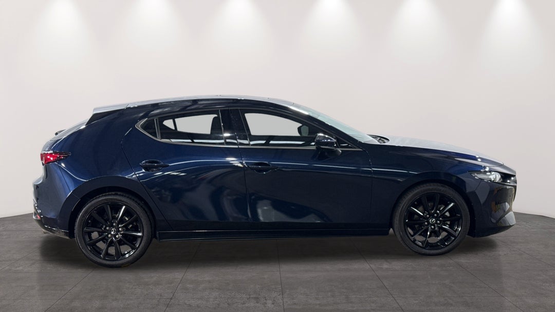 2022 Mazda 3 G25 Astina, Automatic, 26062 km, Right Side View