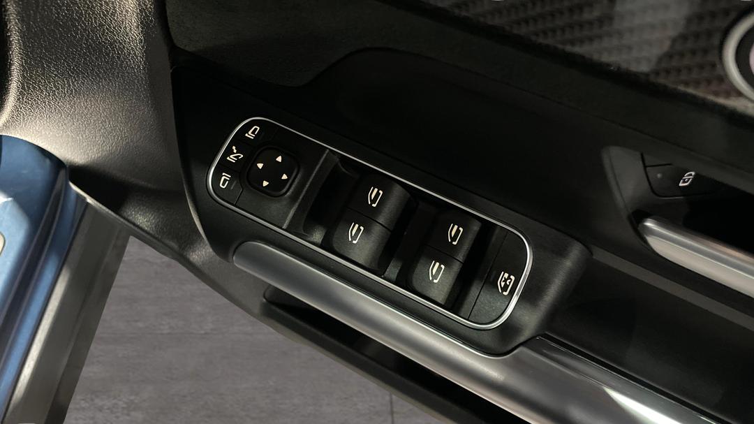 2023 Mercedes-benz GLA 250 4matic, Automatic, 40479 km, Drivers Side Door Panel Controls