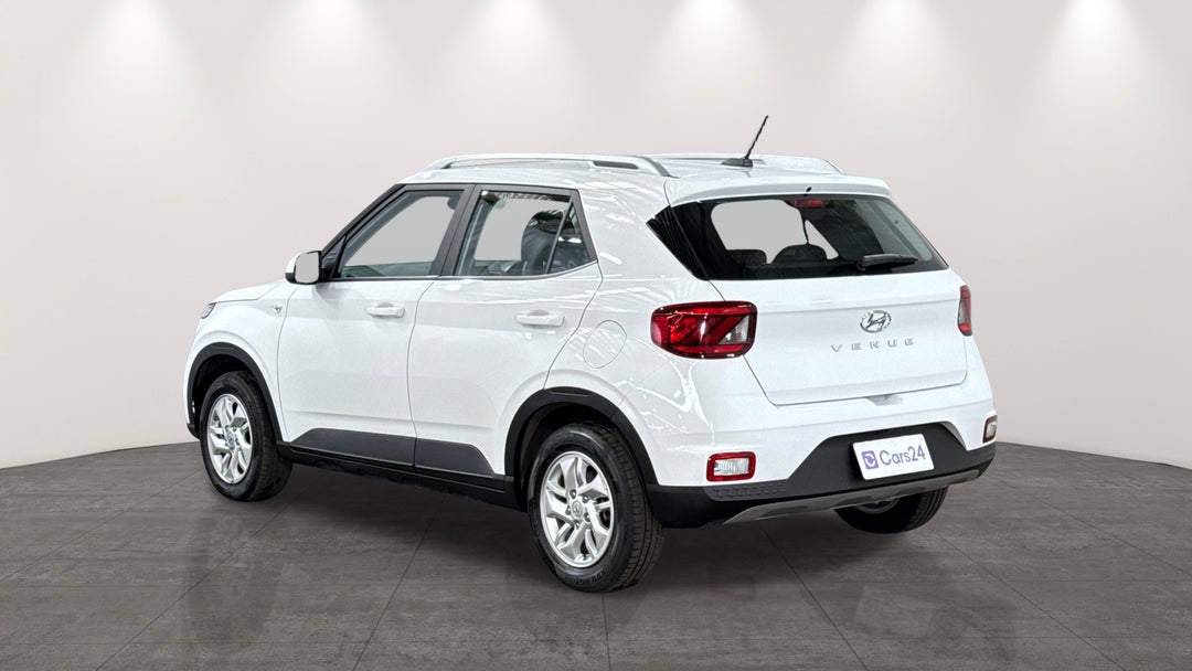 2025 Hyundai Venue Active, Automatic, 24265 km, Left Back Diagonal (45- Degree) View