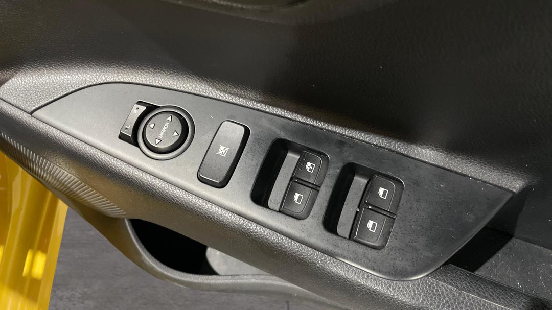 2018 Kia Rio S, Automatic, 58318 km, Drivers Side Door Panel Controls