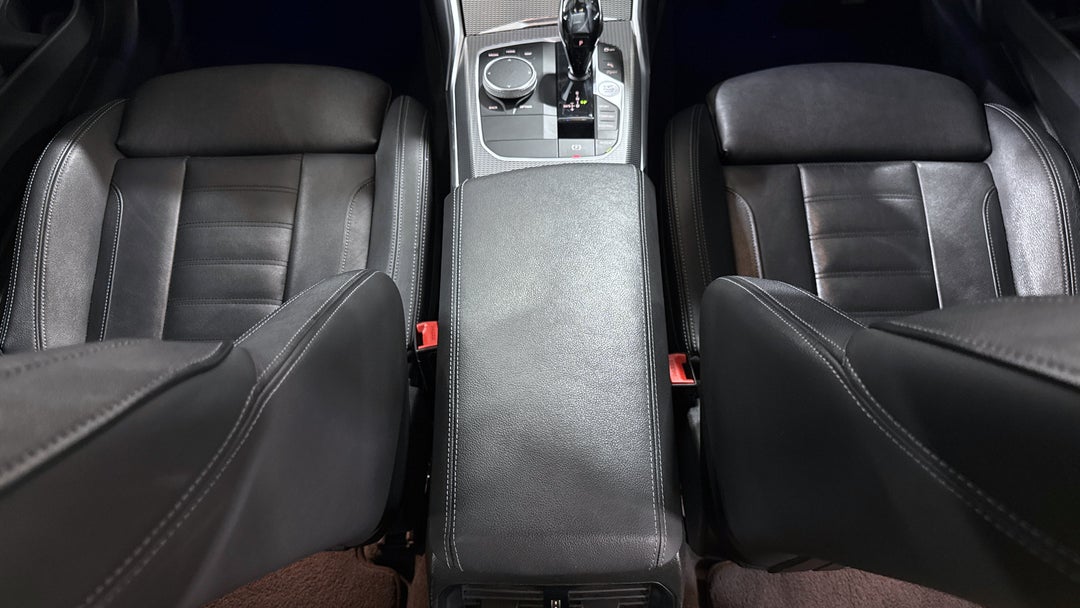 2021 BMW 3 20i M Sport, Automatic, 83359 km, Center Console