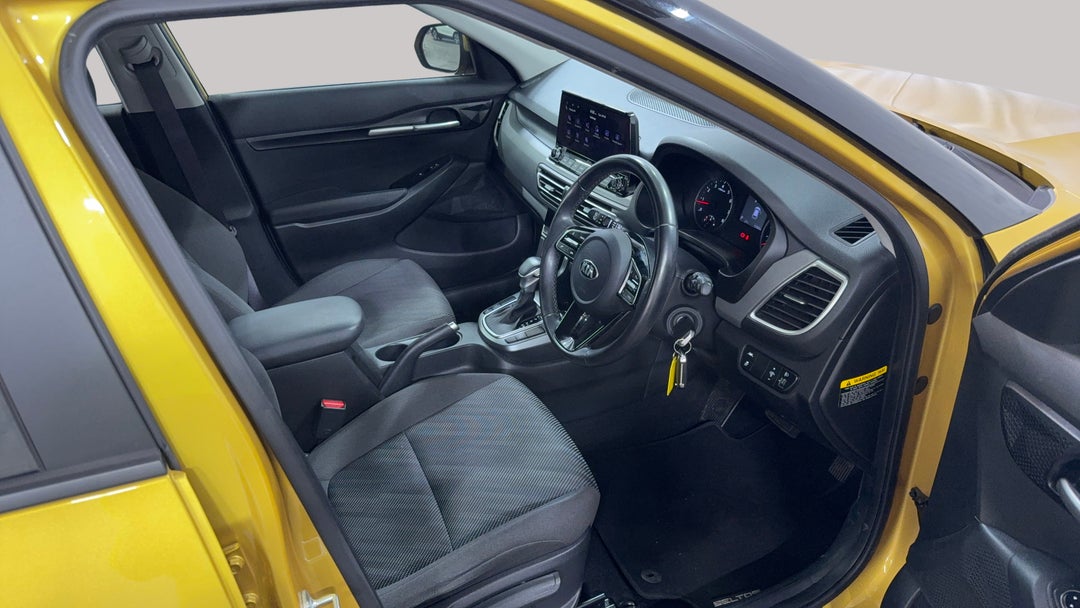 2019 Kia Seltos Sport (FWD), Automatic, 57804 km, Right Side Front Door Cabin View