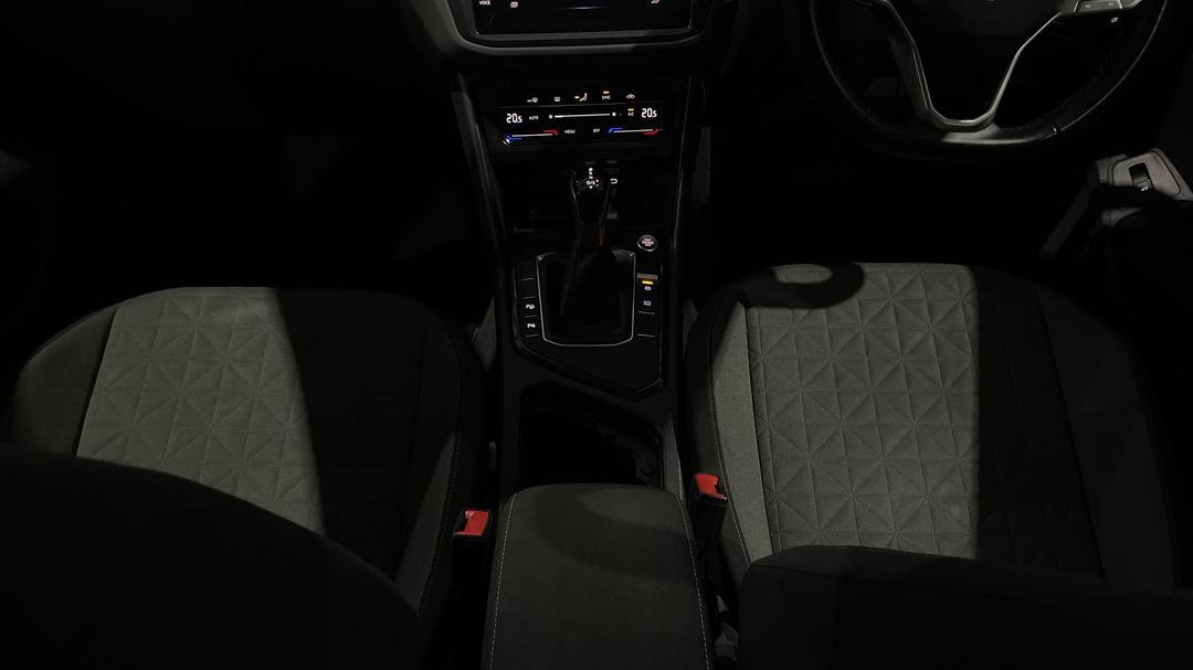 2021 Volkswagen Tiguan 110tsi Life, Automatic, 107906 km, Center Console