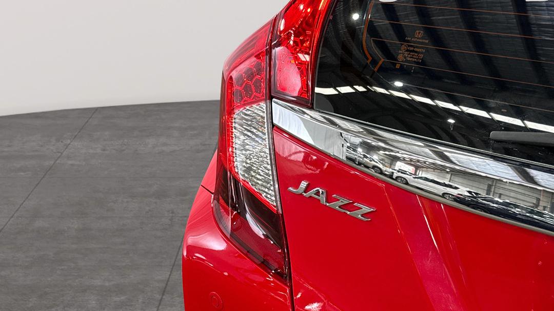 2015 Honda Jazz Vti-l, Automatic, 81613 km, Badge (Boot Left Side)