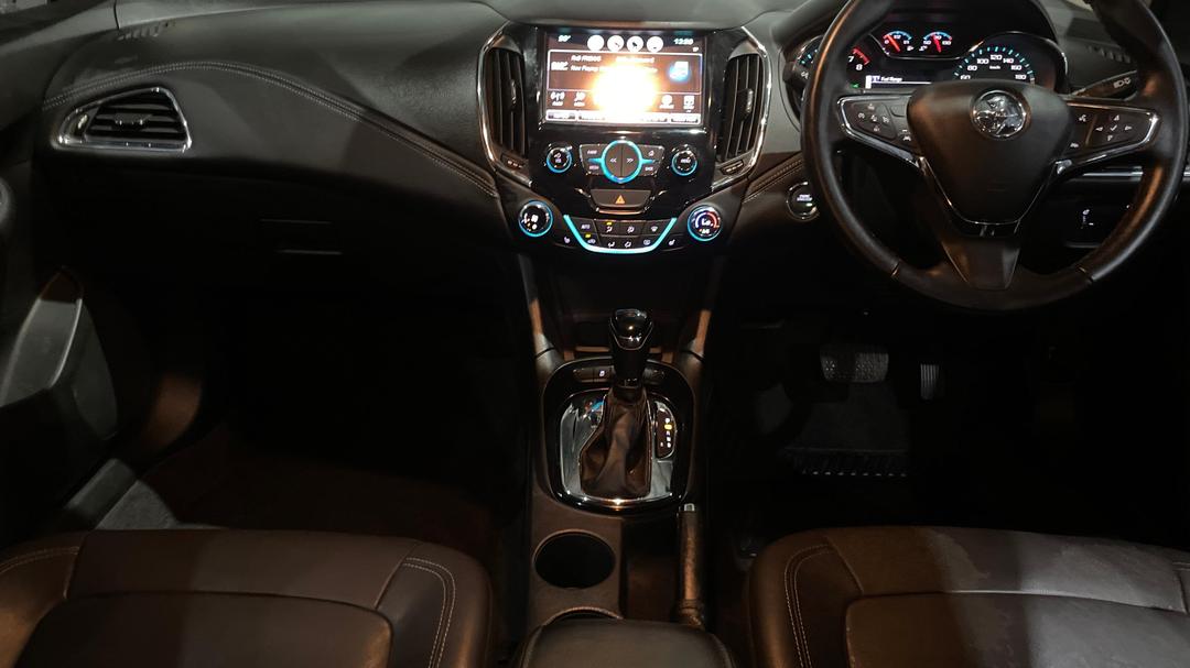 2017 Holden Astra Ltz, Automatic, 61391 km, Center Console