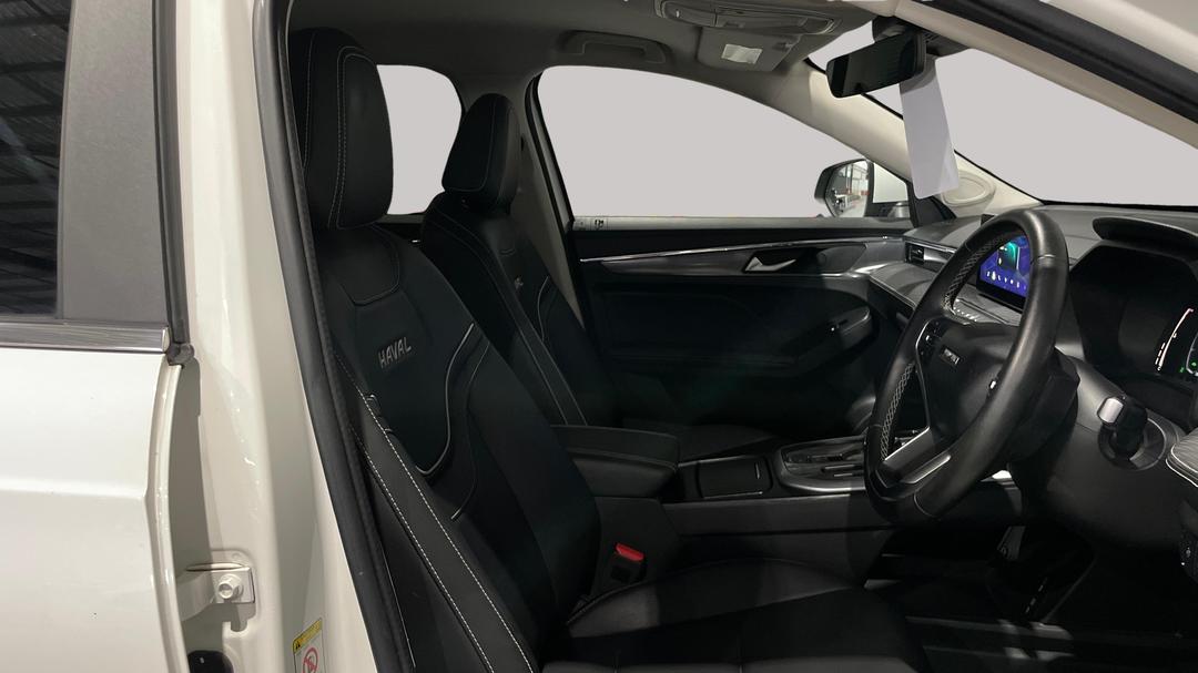 2023 GWM Haval Jolion Lux Hybrid, Automatic, 39442 km, Right Side Front Door Cabin View